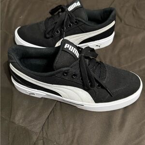Puma Classic Black and White Casual Canvas Shoes